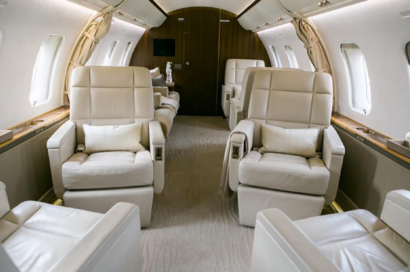 Challenger 605 5764 Cabin 2