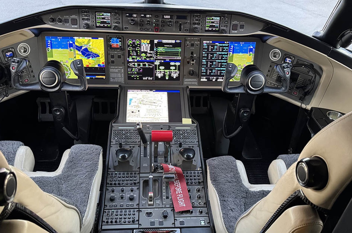 Global 6500 S/N 60003 Cockpit